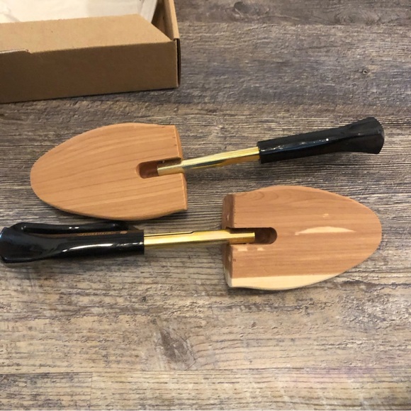 Vintage Cedar Wooden Shoe Trees Sz M Men's Florsheim NIB never used - Picture 5 of 8